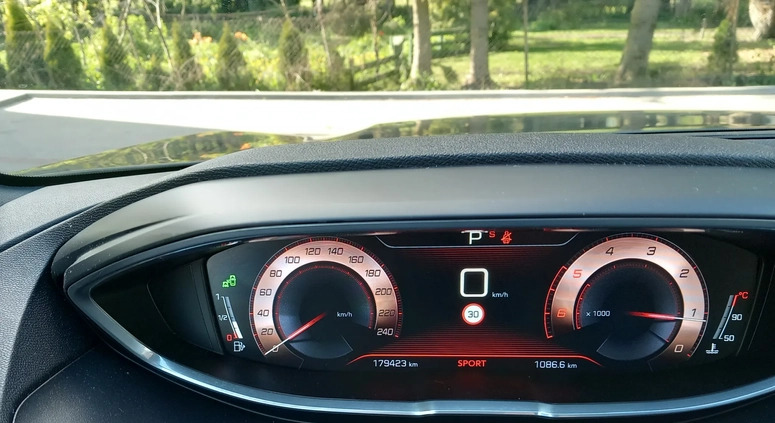 Peugeot 5008 cena 93800 przebieg: 188000, rok produkcji 2018 z Chodzież małe 466